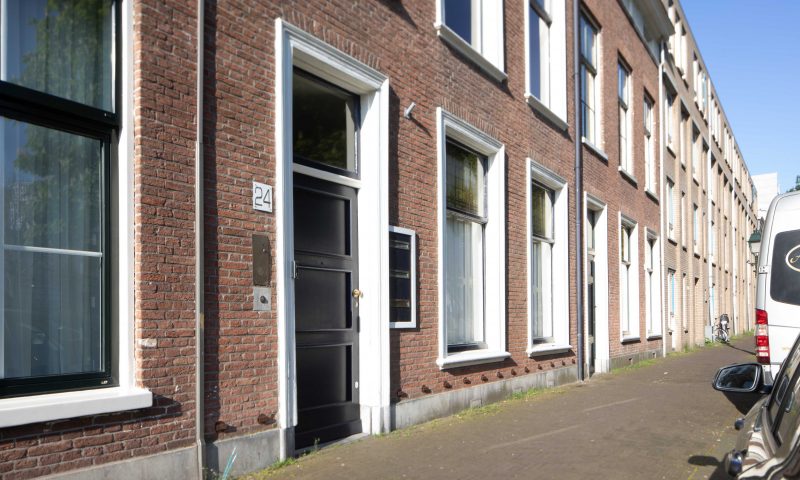 Bekijk foto 2 van Huijgensstraat 24